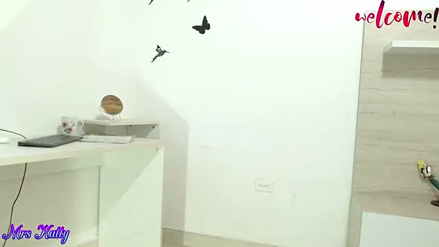 Snapshot of mrskatty chatting on 02-28-25, 09:55 mrskatty online show from 02-28-25, 09:55