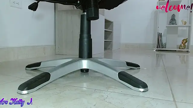 Snapshot of mrskatty chatting on 03-06-25, 03:35 mrskatty online show from 03-06-25, 03:35