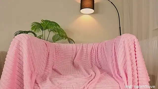 Naomi Girly online show from 04-16-26, 06:09