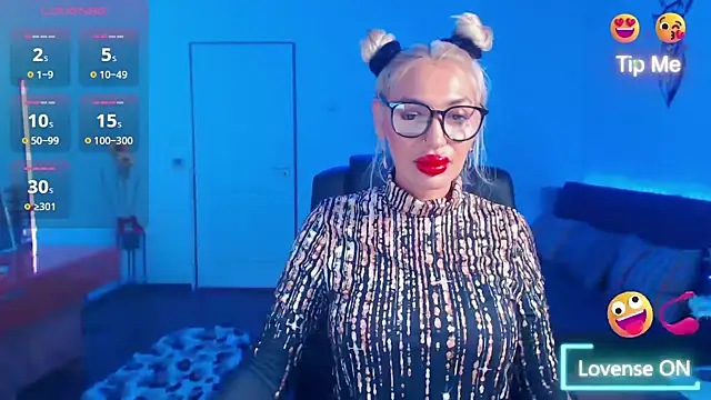 Snapshot of beauty_chl0e chatting on 12-17-25, 07:31 beauty chl0e online show from 12-17-25, 07:31