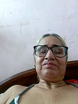  candi online show from 09-09-25, 01:43