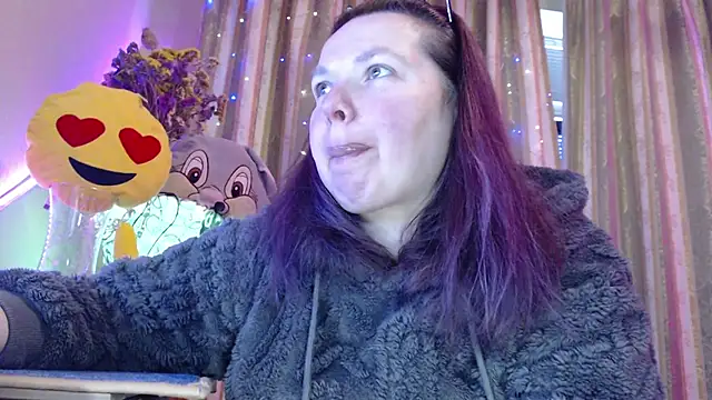 amorelara online show from 04-14-26, 07:58