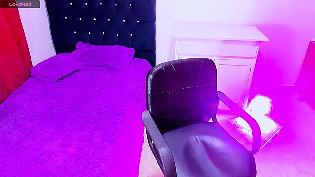 Snapshot of Alaska_atm chatting on 12-18-24, 07:41 Alaska atm online show from 12-18-24, 07:41