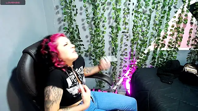 Snapshot of Alaska_atm chatting on 01-25-25, 11:00 Alaska atm online show from 01-25-25, 11:00