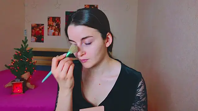 Miss Arwen online show from 12-20-24, 02:19