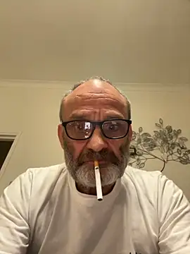 Snapshot of Shyboy817 chatting on 09-13-25, 06:51 Shyboy817 online show from 09-13-25, 06:51