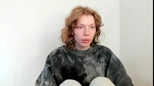 Snapshot of StellaDavis chatting on 10-03-25, 10:34 StellaDavis online show from 10-03-25, 10:34