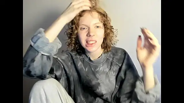 Snapshot of StellaDavis chatting on 11-28-25, 12:30 StellaDavis online show from 11-28-25, 12:30