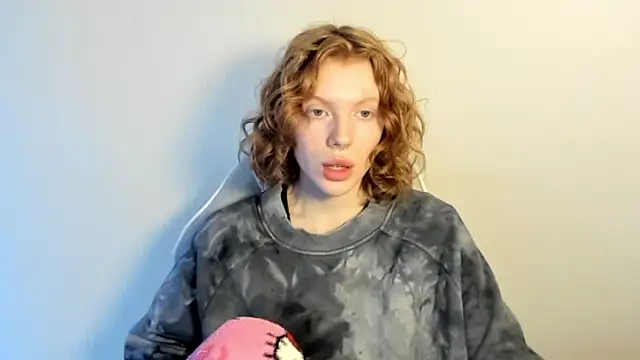 StellaDavis online show from 12-19-25, 08:54