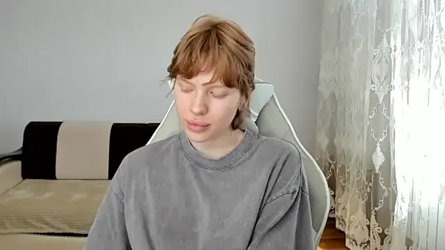 Snapshot of StellaDavis chatting on 05-17-26, 10:11 StellaDavis online show from 05-17-26, 10:11