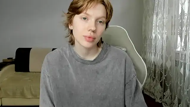 Snapshot of StellaDavis chatting on 06-05-26, 12:00 StellaDavis online show from 06-05-26, 12:00