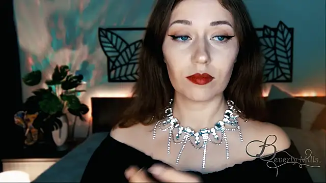 Snapshot of MissBeverlyMills chatting on 01-11-25, 01:43 MissBeverlyMills online show from 01-11-25, 01:43