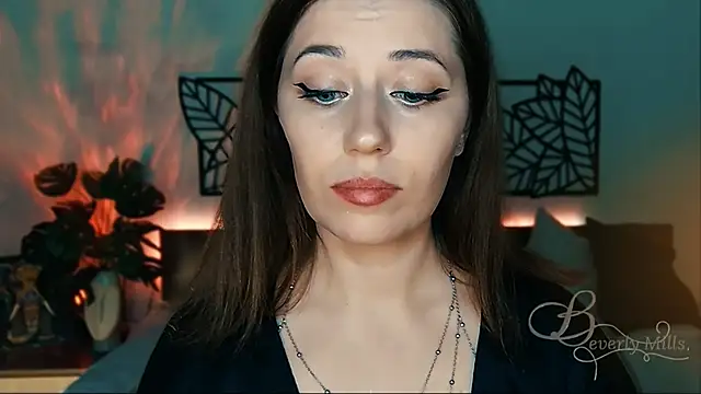 Snapshot of MissBeverlyMills chatting on 01-17-25, 10:34 MissBeverlyMills online show from 01-17-25, 10:34