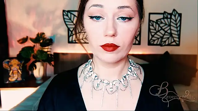 Snapshot of MissBeverlyMills chatting on 03-01-25, 06:03 MissBeverlyMills online show from 03-01-25, 06:03