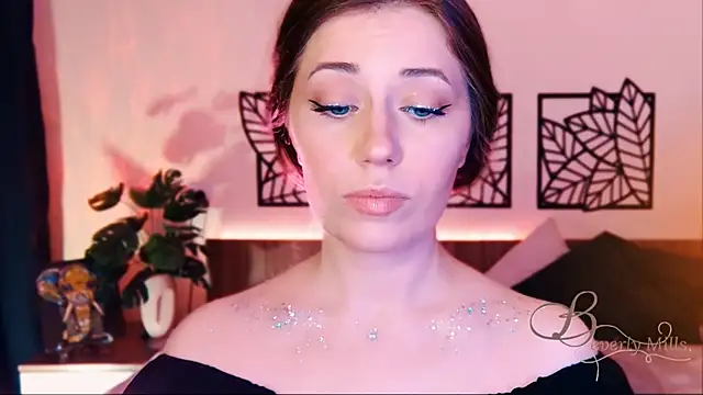 Snapshot of MissBeverlyMills chatting on 03-08-25, 12:52 MissBeverlyMills online show from 03-08-25, 12:52