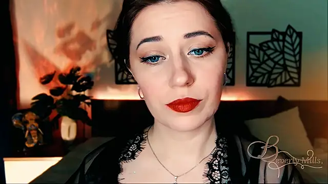 Snapshot of MissBeverlyMills chatting on 03-09-25, 07:05 MissBeverlyMills online show from 03-09-25, 07:05