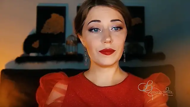 Snapshot of MissBeverlyMills chatting on 10-04-25, 03:04 MissBeverlyMills online show from 10-04-25, 03:04