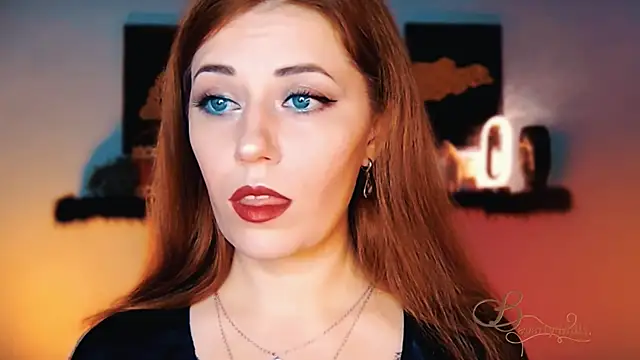 Snapshot of MissBeverlyMills chatting on 11-16-25, 03:23 MissBeverlyMills online show from 11-16-25, 03:23