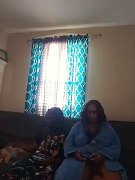 nibblesngomez online show from 06-07-26, 03:05