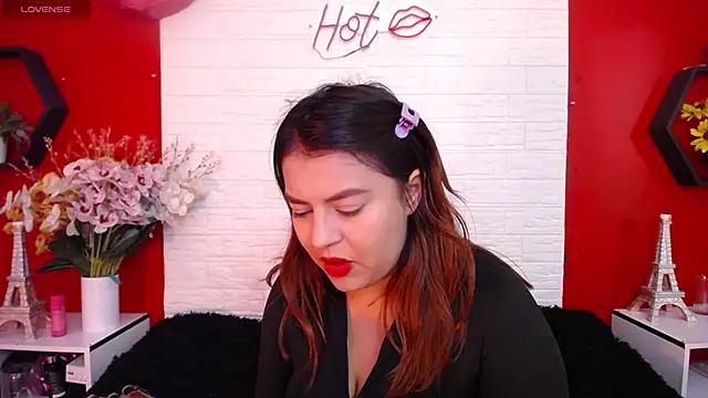 Snapshot of _poison_sweet chatting on 10-14-25, 04:19 poison sweet online show from 10-14-25, 04:19