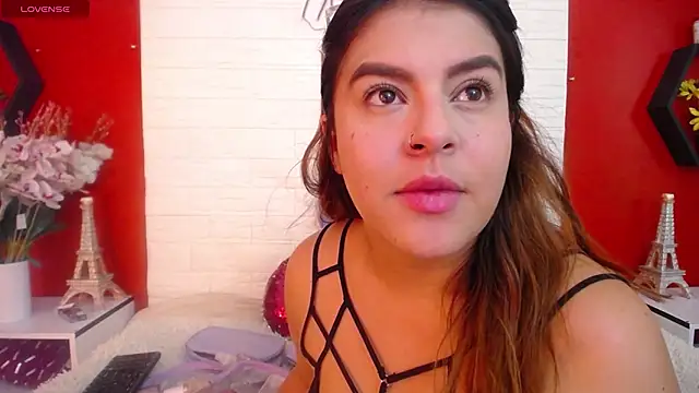 Snapshot of _poison_sweet chatting on 10-21-25, 06:41 poison sweet online show from 10-21-25, 06:41