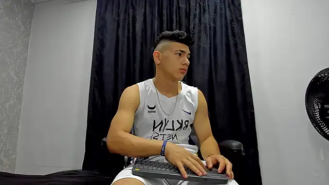 andrew rose  online show from 02-04-25, 02:21