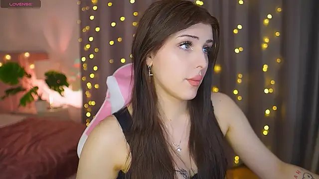 Snapshot of Lala_Land_ chatting on 01-25-25, 11:44 Lala Land online show from 01-25-25, 11:44