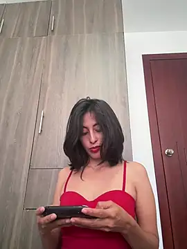 Anahi cake online show from 04-29-26, 08:48