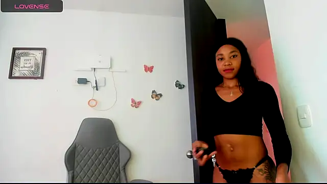 Snapshot of Nala_j8 chatting on 03-12-25, 03:51 Nala j8 online show from 03-12-25, 03:51