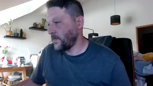 Snapshot of BennyLommy chatting on 06-12-26, 10:36 BennyLommy online show from 06-12-26, 10:36