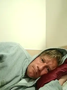 Snapshot of MArciQuarky chatting on 09-14-25, 06:51 MArciQuarky online show from 09-14-25, 06:51