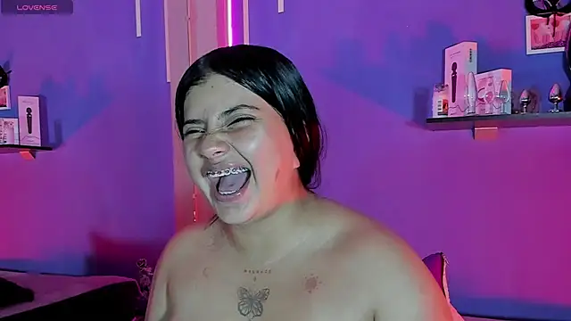 Snapshot of Alexa_Espinoza chatting on 02-18-25, 05:42 Alexa Espinoza online show from 02-18-25, 05:42