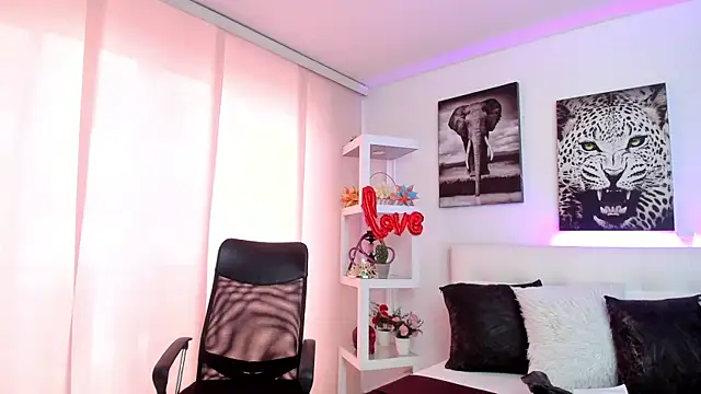 bonnie-love online show from 02-17-25, 07:21