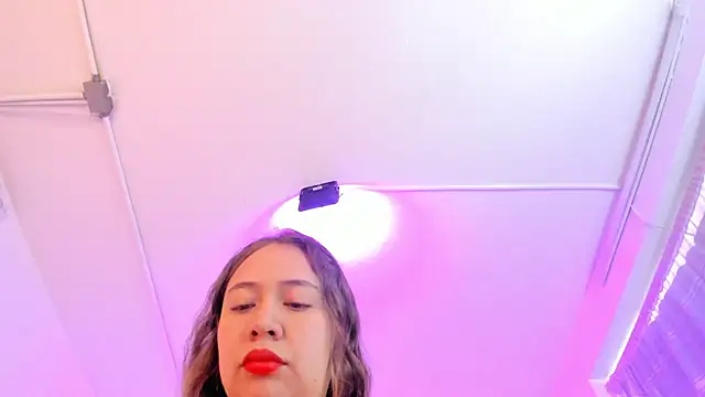 Snapshot of Eliissh_ chatting on 09-24-25, 01:36 Eliissh online show from 09-24-25, 01:36