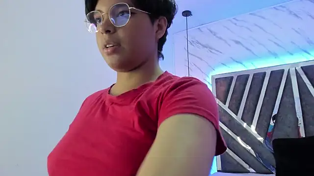 Snapshot of Emmapark_ chatting on 02-13-25, 06:59 Emmapark online show from 02-13-25, 06:59