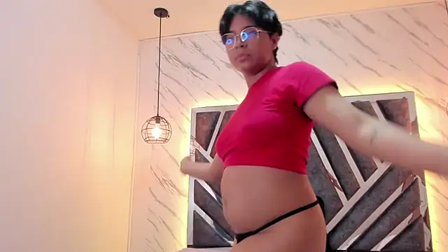 Snapshot of Emmapark_ chatting on 02-13-25, 10:00 Emmapark online show from 02-13-25, 10:00