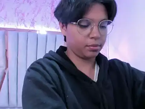 Snapshot of Emmapark_ chatting on 02-20-25, 06:46 Emmapark online show from 02-20-25, 06:46