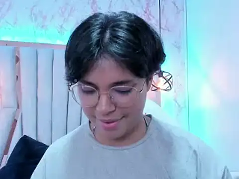 Snapshot of Emmapark_ chatting on 02-24-25, 09:41 Emmapark online show from 02-24-25, 09:41