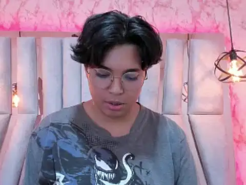 Snapshot of Emmapark_ chatting on 02-28-25, 12:54 Emmapark online show from 02-28-25, 12:54