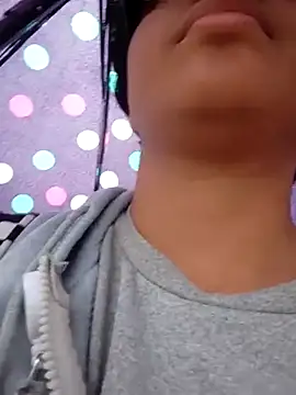 Snapshot of Emmapark_ chatting on 03-07-25, 06:43 Emmapark online show from 03-07-25, 06:43