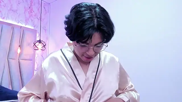 Snapshot of Emmapark_ chatting on 03-14-25, 10:27 Emmapark online show from 03-14-25, 10:27