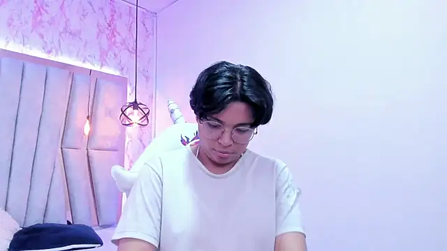 Snapshot of Emmapark_ chatting on 03-15-25, 01:30 Emmapark online show from 03-15-25, 01:30