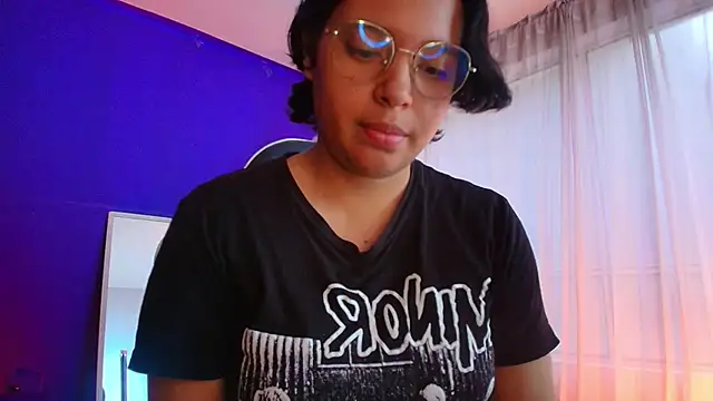 Snapshot of Emmapark_ chatting on 01-31-26, 07:23 Emmapark online show from 01-31-26, 07:23