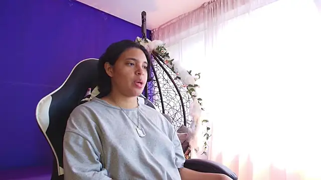 Snapshot of Emmapark_ chatting on 02-15-26, 03:09 Emmapark online show from 02-15-26, 03:09