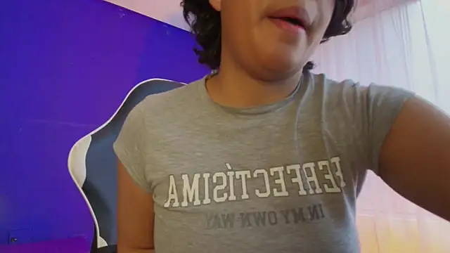 Snapshot of Emmapark_ chatting on 02-19-26, 06:37 Emmapark online show from 02-19-26, 06:37