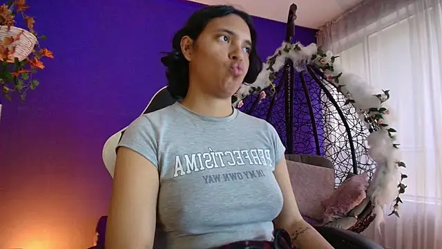 Emmapark  online show from 03-27-26, 06:40