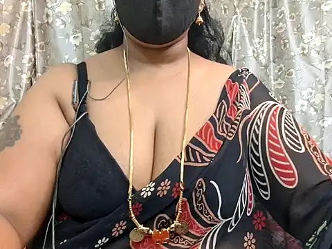 Snapshot of Pallavi-sri chatting on 01-17-25, 07:49 Pallavi-sri online show from 01-17-25, 07:49