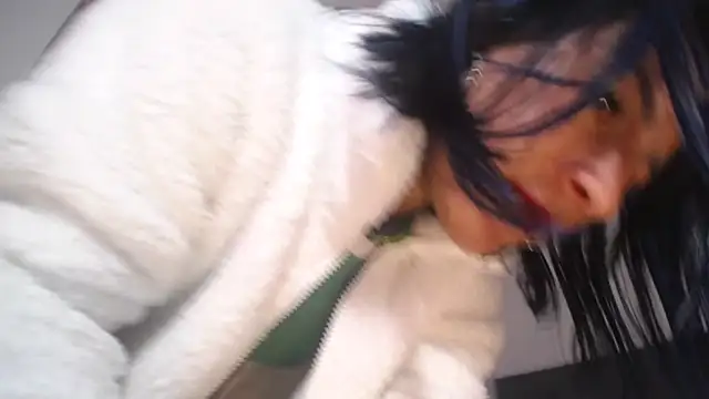 Snapshot of Yinn_Silver chatting on 03-14-25, 04:43 Yinn Silver online show from 03-14-25, 04:43