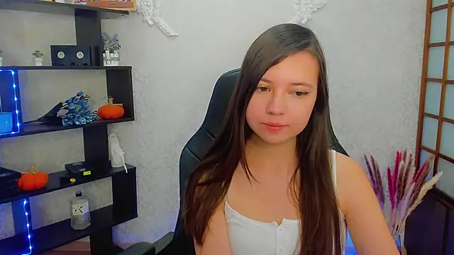 Snapshot of Lina_Brownie chatting on 12-15-24, 02:08 Lina Brownie online show from 12-15-24, 02:08