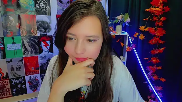 Snapshot of Lina_Brownie chatting on 12-19-24, 02:34 Lina Brownie online show from 12-19-24, 02:34